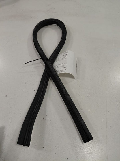 Fiat 500 Cowl Vent Panel Hood Rubber Seal  2016 2017 2018 OEM