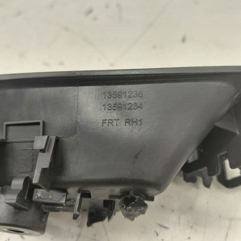Chevy Trax Door Handle Right Passenger Front Interior Inside  2025 202