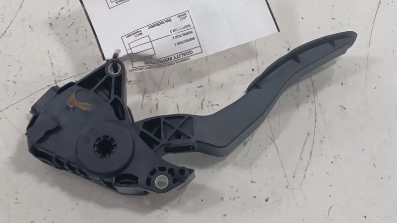 Nissan Rogue Gas Pedal  2014 2015 2016 2017 OEM