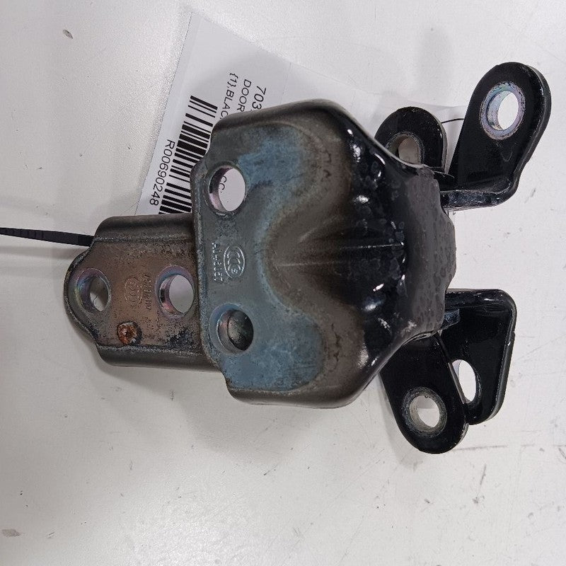 Kia Optima Door Hinge Set Right Rear Passenger  2018 2017 2016