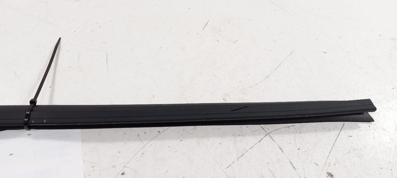 Kia Sorento Left Front Weather Strip Interior 2016 2017 2018 OEM
