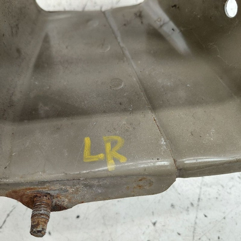 Nissan Versa Note Bumper Mount Bracket Left Driver Side Rear  2019 201