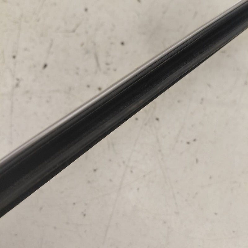 Jeep Cherokee Door Glass Window Weather Strip Trim Front Left Driver  