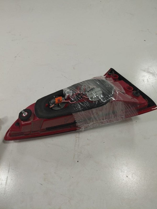 Passenger Right Rear Tail Light Brake Lamp Incandescent 16-18 Hyundai 