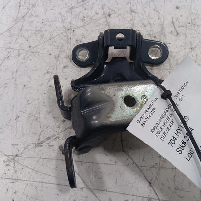 Hyundai Tucson Door Hinge Set Left Rear  2019 2020 2021 OEM