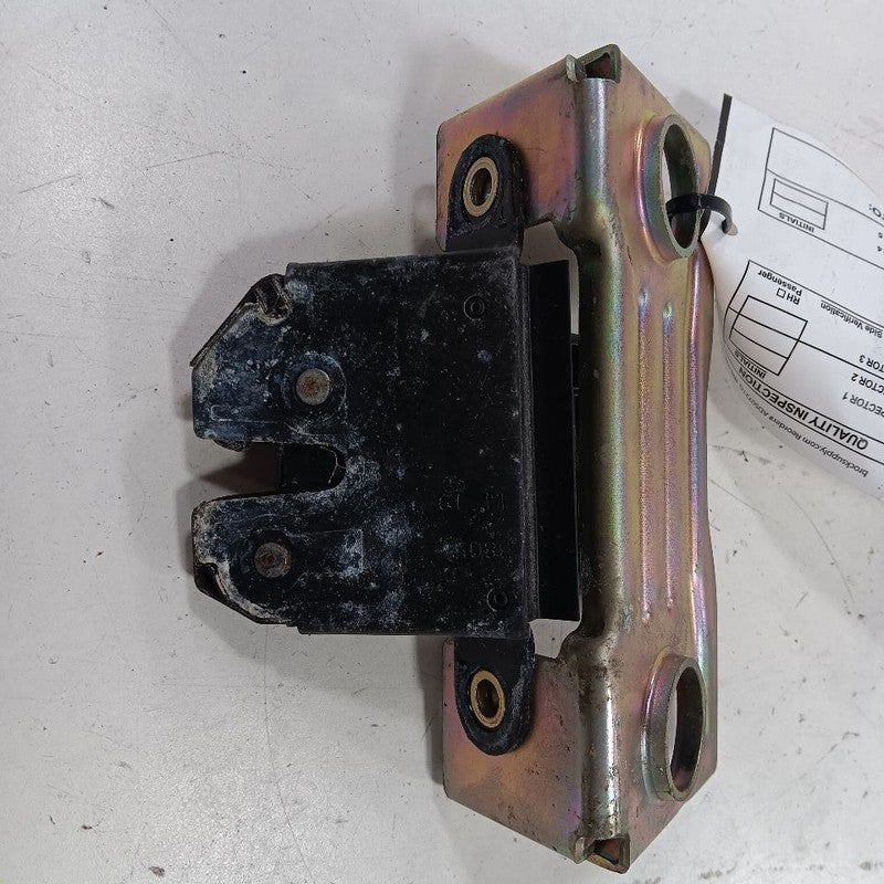 Jeep Renegade Trunk Latch   2021 2020 2019 OEM