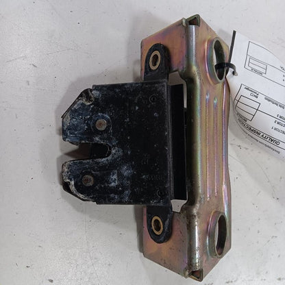 Jeep Renegade Trunk Latch   2021 2020 2019 OEM
