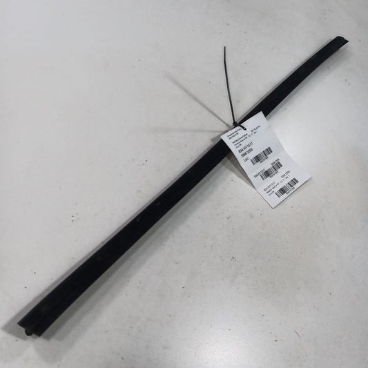 Hyundai Elantra Right Front Weather Strip Interior  2017 2018 2019 202