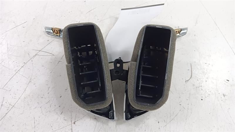 Chevrolet Equinox Dash Air Vent Center Middle 2018 2019
