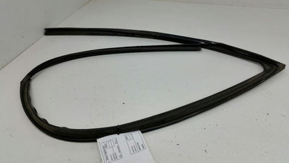 2006 Honda Accord Door Glass Window Seal Rubber Gasket Right Passenger Front