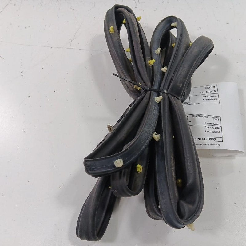 Jeep Compass On Door Seal Rubber Right Passenger Front 2017 2018 2019 2020 2021 