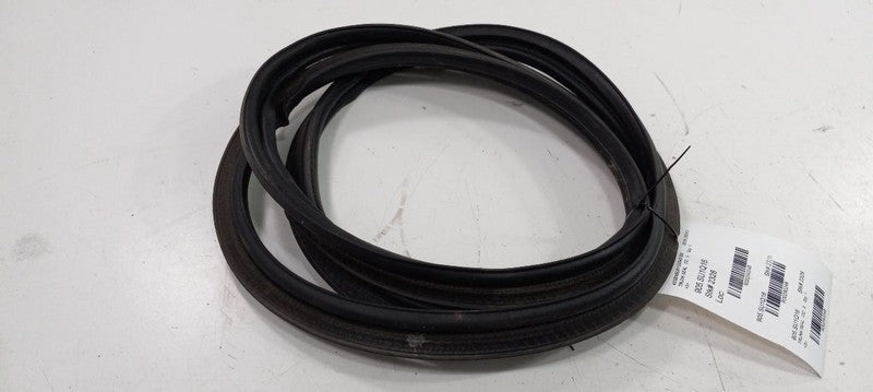 Subaru Legacy Trunk Lid Hatch Door Rear Back Rubber Seal 2015 2016 201