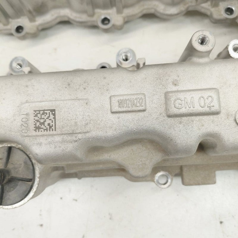 Chevy Volt Engine Cylinder Head Valve Cover  1.5 2019 2018 2017 2016 O
