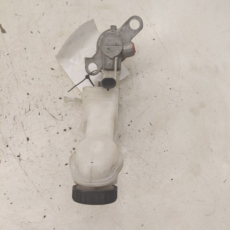 Brake Master Cylinder VIN B 8th Digit Opt Luv Fits 13-21 Buick Encore