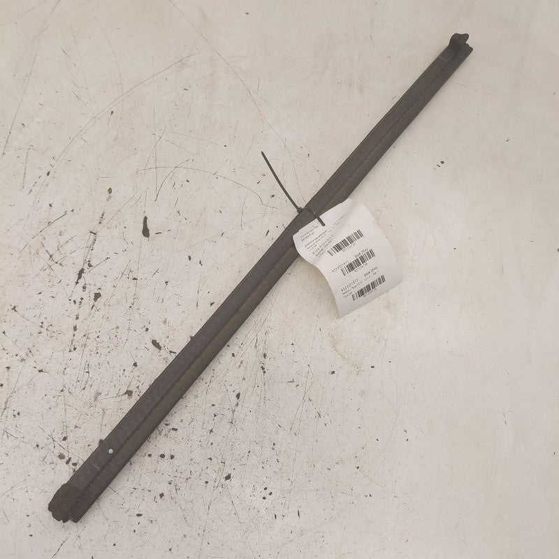 Ford Edge Left Front Weather Strip Interior  2018 2017 2016 2015