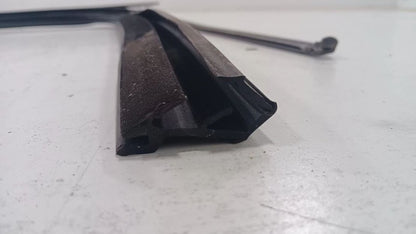 Chrysler 200 Door Glass Window Seal Rubber Right Passenger Rear Back  2015 2016 