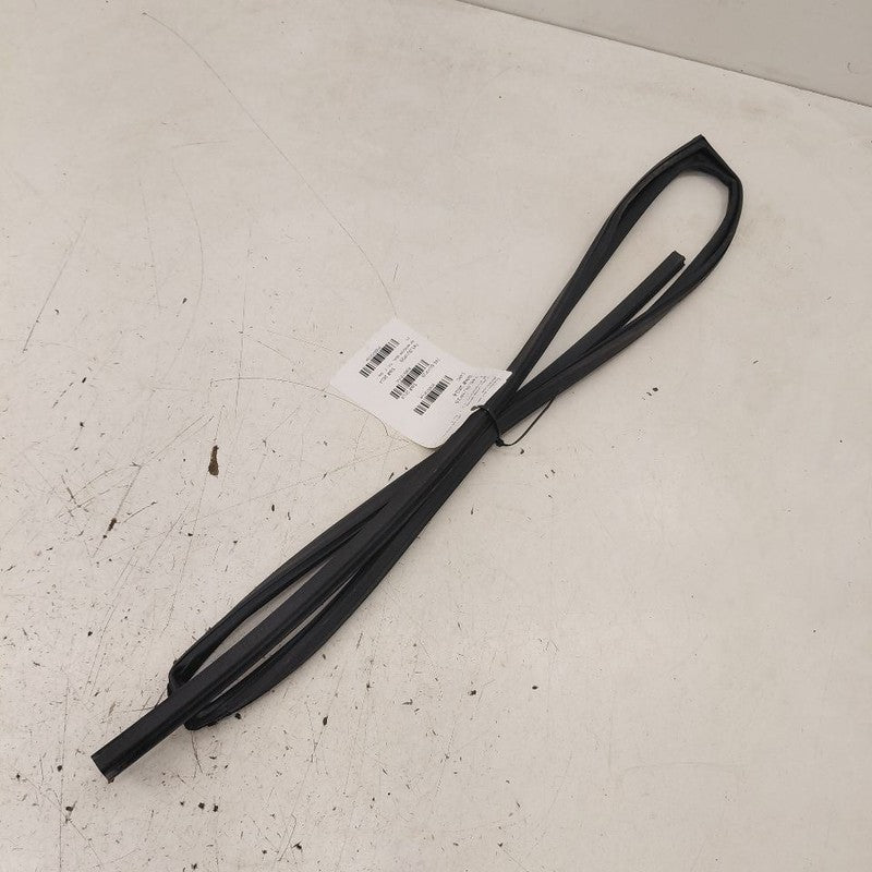 Subaru XV Crosstrek Door Glass Window Seal Rubber Right Passenger Fron