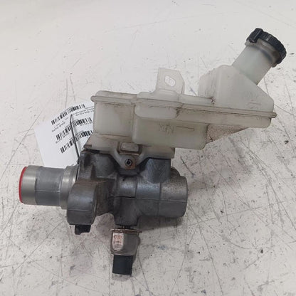 Nissan LEAF Brake Master Cylinder  2013 2014 2015 2016 2017