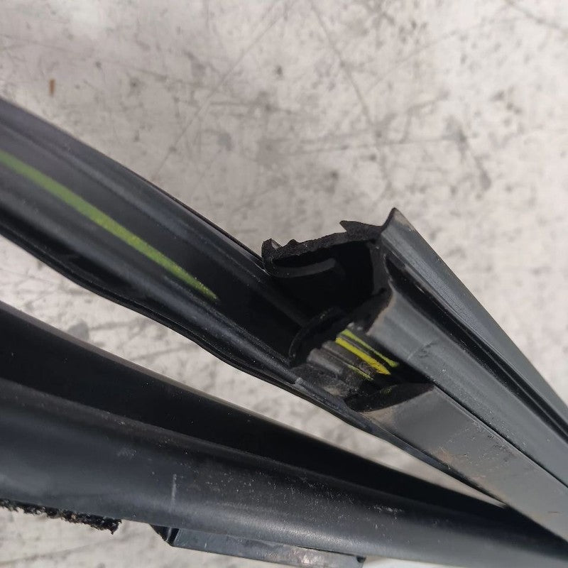 Nissan Kicks Door Glass Window Seal Rubber Left Rear Back  2021 2022 2023
