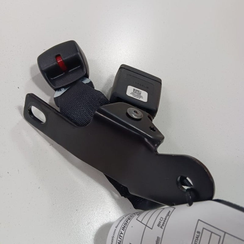 Jeep Compass Seat Belt Buckle Latch Left Driver Rear Back  2018 2019 2020 2021