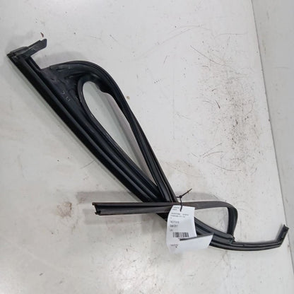 FIAT 500 Door Glass Window Seal Rubber Right Passenger Front  2017 201