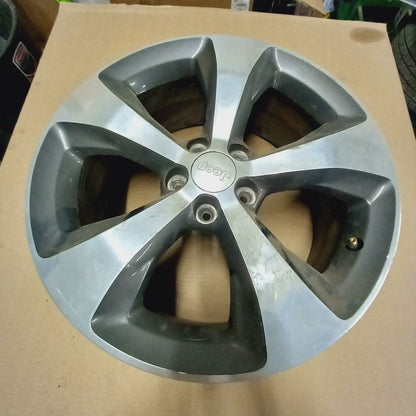 Wheel Rim 18x7 5 Spoke Polished Face With Gray Pockets Fits 19 Jeep Ch
