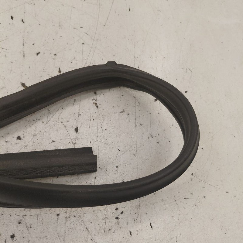 Mazda 6 Door Glass Window Seal Rubber Right Passenger Front  2018 2019
