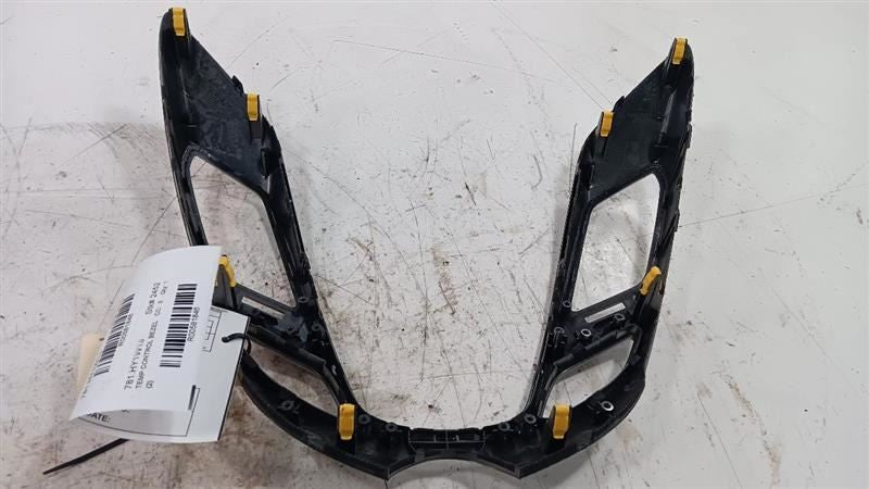 Hyundai Veloster Temp Temperature Control Bezel Surround Dash Trim  20