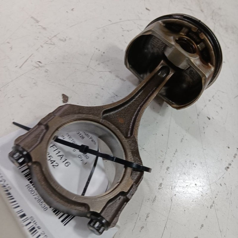 Fiat 500 Single Piston With Connecting Rod   2016 2017 OEM