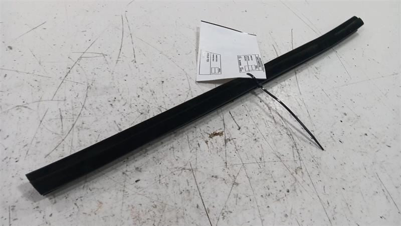 Hyundai Veloster Right Rear Weather Strip Interior  2012 2013 2014 201
