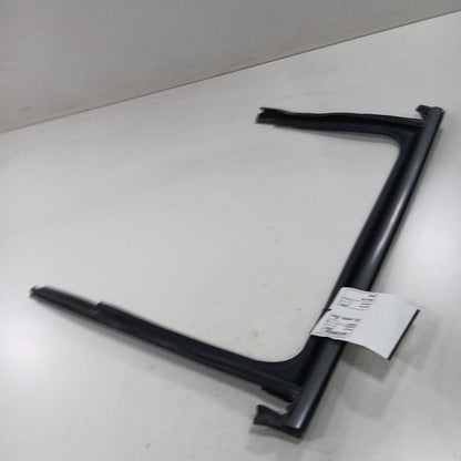 Jeep Compass Door Glass Window Seal Rubber Right Passenger Rear Back  2018 2019 