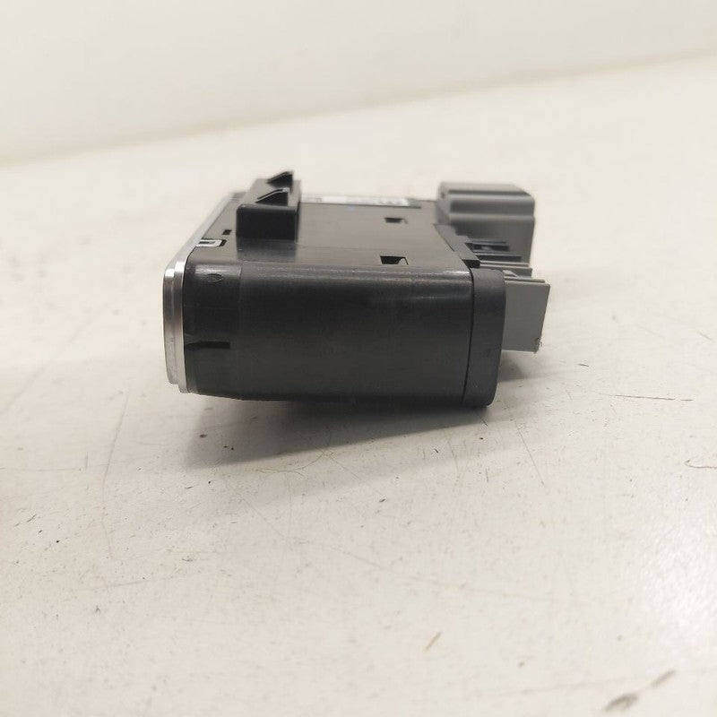 2018 Fiat 500 X Model USB Plug In Hub Port