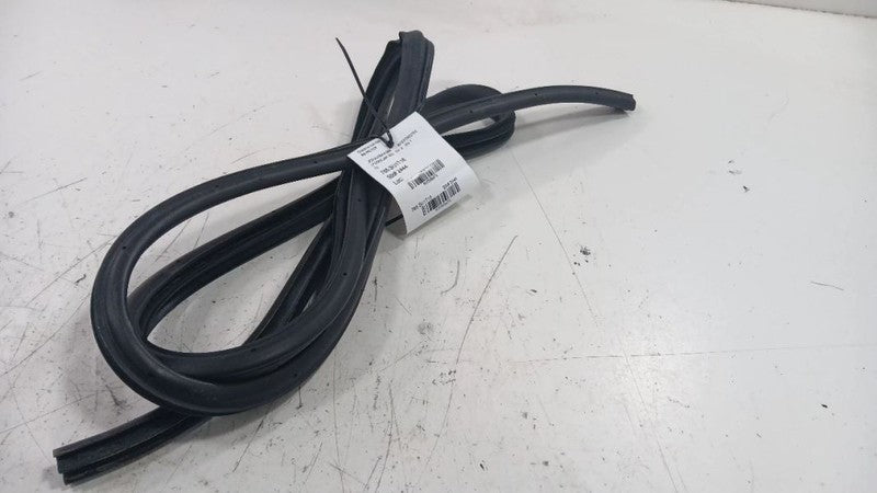 Subaru Forester On Body Door Jamb Seal Gasket Front Left Driver  2017 