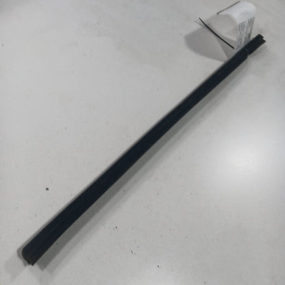 Kia Sorento Left Rear Weather Strip Interior  2018 2017 2016