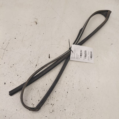 Honda CR-V Door Glass Window Seal Rubber Left Driver Front  2019 2018 