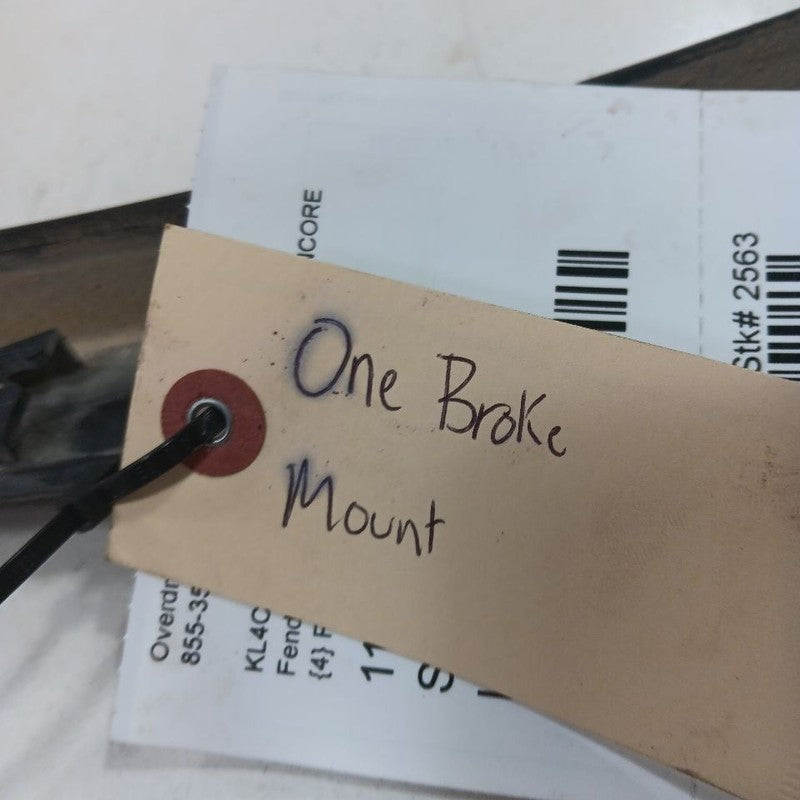 Buick Encore Passenger Right Rear Fender Flare One Broken Mount 2022 2021 2020 