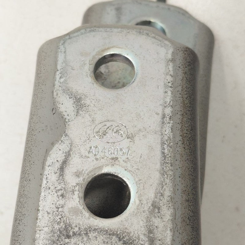 Hyundai Kona Door Hinge Set Right Front Passenger  2021 2020 2019