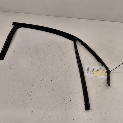 Fiat 500 X Model  Door Glass Window Seal Rubber Right Passenger Front 