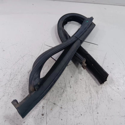 Fiat 500 Door Glass Window Seal Rubber Left Driver Front 2018 OEM