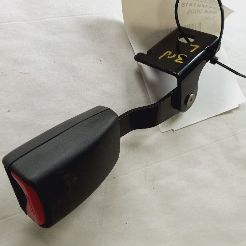 Mitsubishi Outlander   Left Rear Third Row Seat Belt Buckle Latch 2018