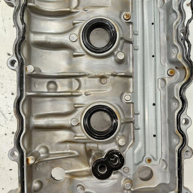 Cadillac CT6 Passenger Rear Engine Cylinder Head Valve Cover  2018 201
