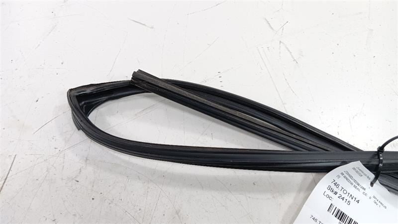 Toyota Prius Door Glass Window Seal Rubber Right Passenger Rear Back 2