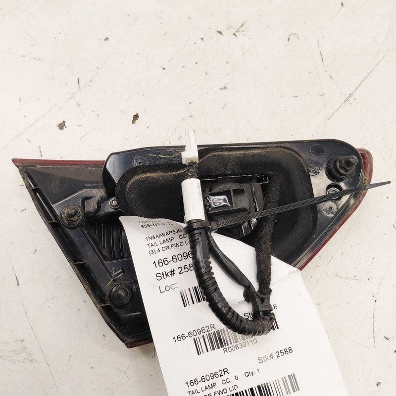Passenger Right Tail Light Brake Lamp Lid Mounted Fits 16-18 Nissan Ma
