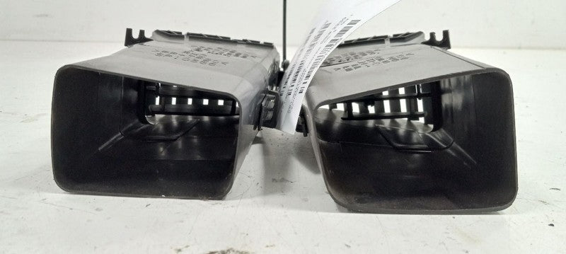 Subaru legacy Dash Air Vent Center Middle 2005 