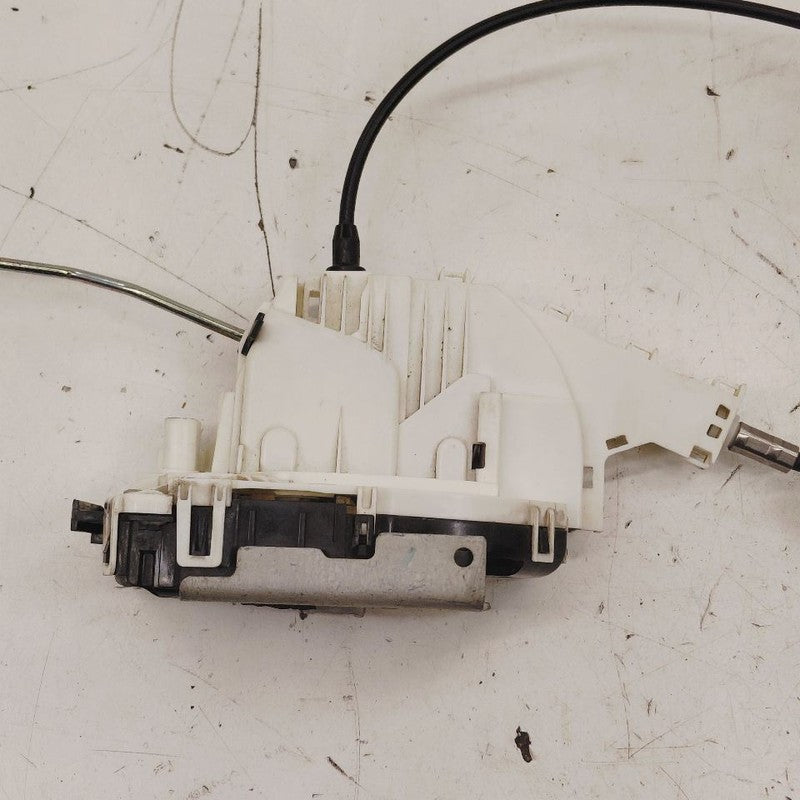 Chrysler 300 Door Latch Lock Right Passenger Front  2017 2018 2019