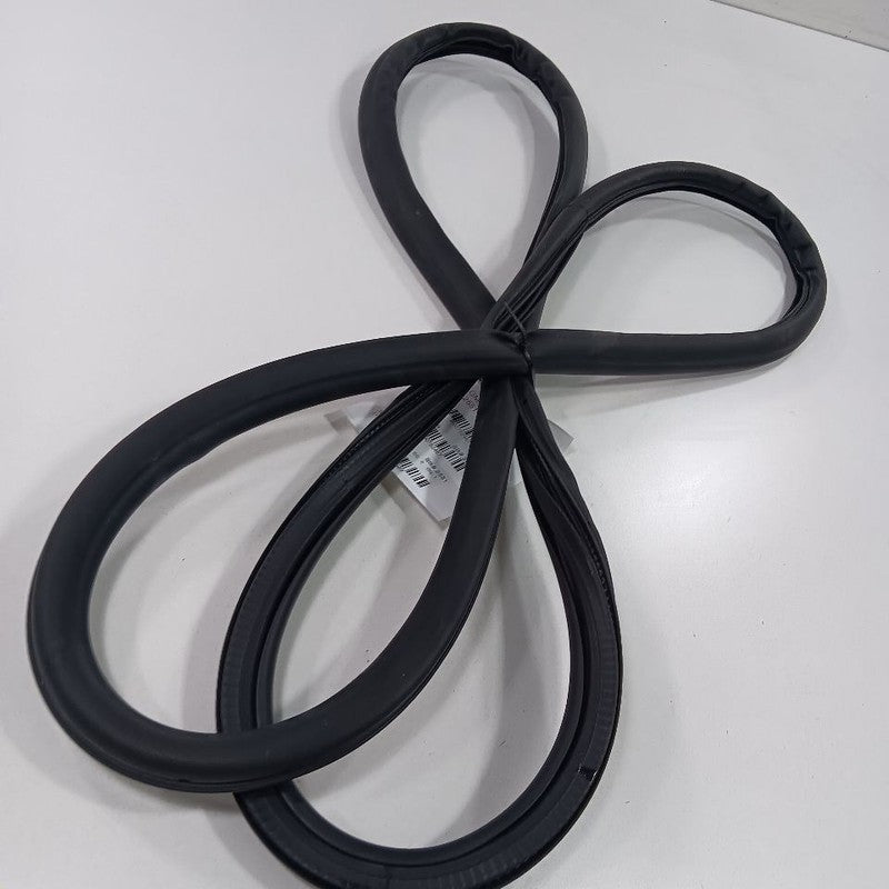 Buick Encore On Body Door Jamb Seal Front Right Passenger  2019 2018 2017