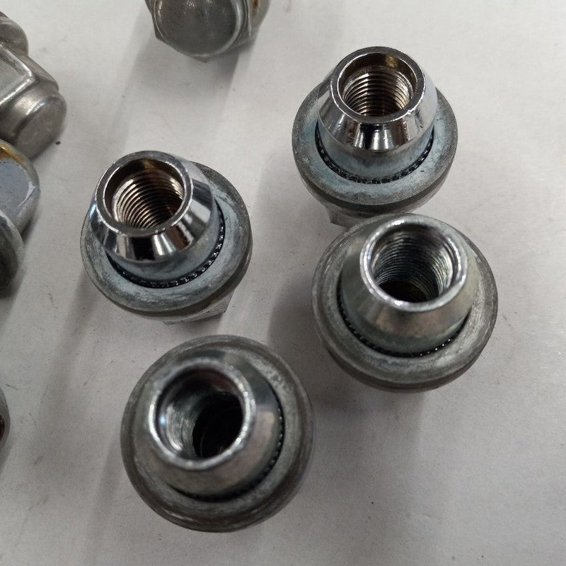INFINITI QX50 Lug Nut Set  2017 2016 2015 2014 OEM