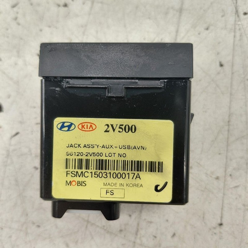 Hyundai Veloster USB Plug In Hub Port  2017 2016 2015 2014