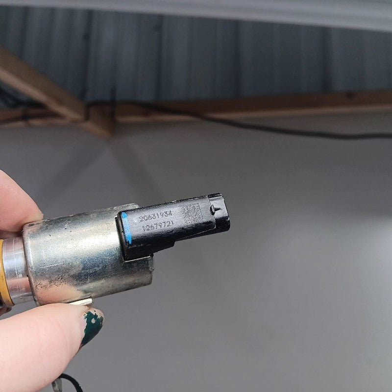 Buick Lacrosse Variable Timing Gear Oil Control Valve Solenoid Cylinder Head  20