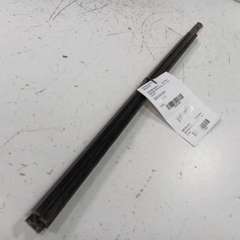 Nissan Versa Door Glass Window Weather Strip Trim Rear Right Passenger